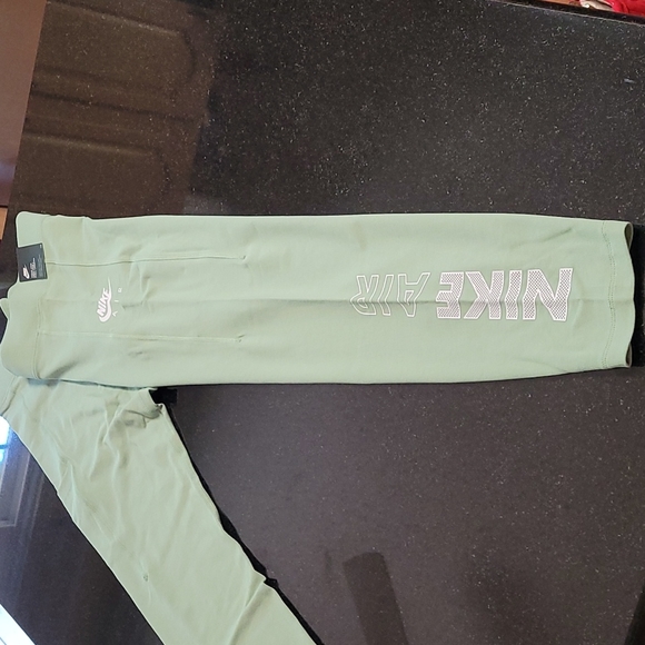 Nike Air Leggings - Picture 5 of 11